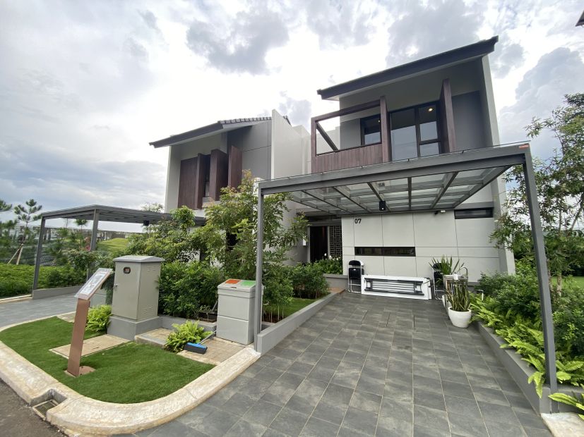 Rumah di Summarecon Flora Freya Standar