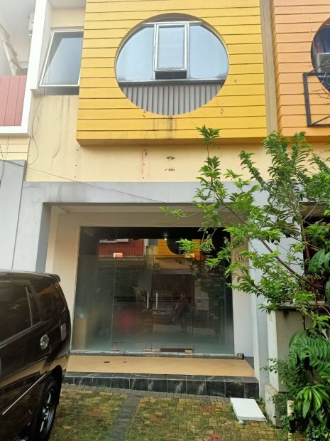 Disewakan murah ruko golden 8 gading serpong