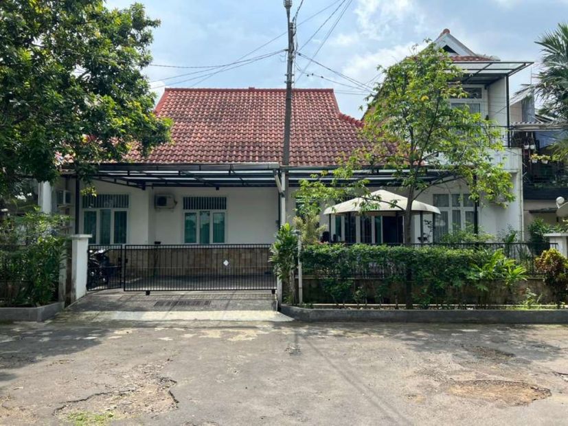 Jual Rumah Cantik Di Perumahan Bsi