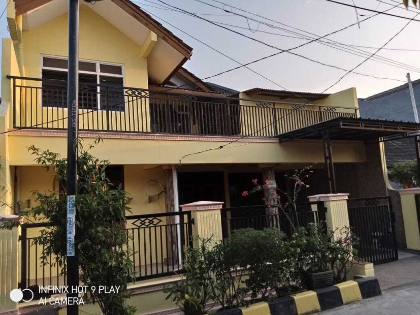 Rumah Lega 2 Lantai Taman Wisma Asri dikontrakan Bekasi Utara