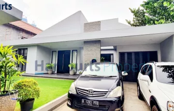 Rumah Disewakan di Menteng, Jakarta Pusat, Jakarta