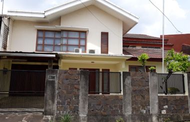 300 Rumah  Dijual  di  Jatiwaringin  Murah  Strategis Lamudi