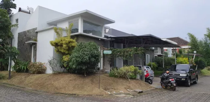 Rumah Dengan Garasi Dijual Di Dekat Universitas Negeri Malang Lamudi