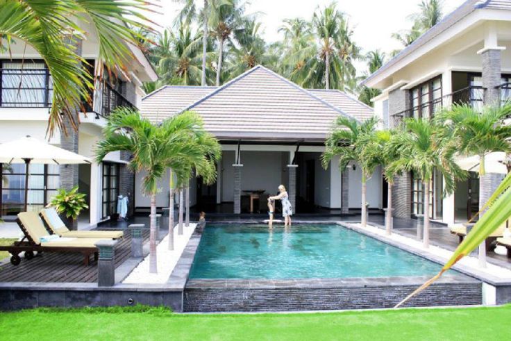 Villa Mewah di Pantai di Air Sanih Buleleng Bali Utara
