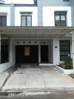 DISEWAKAN RUMAH  BARU BERSIH DAN CANTIK CLUSTER  MADRID  