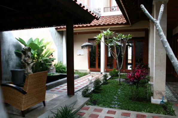  Rumah  Mewah  Dengan Balinese Design di Komplek Elit Pondok 