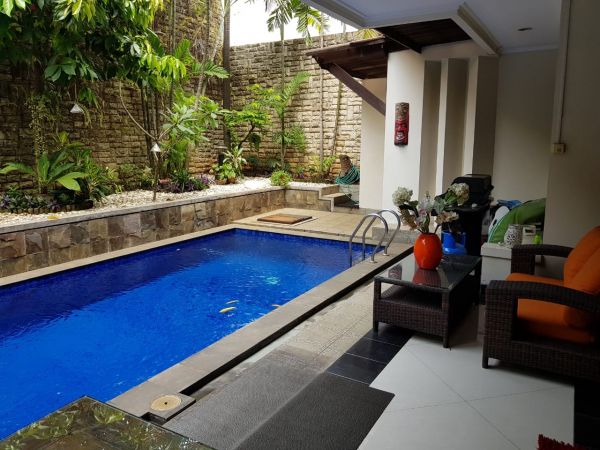  Jual  Rumah  di  Pondok Indah dibawah NJOP Sudah Ada  kolam  