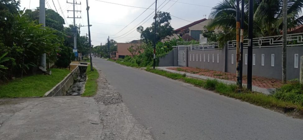  Dijual  Rumah  Lama Di  Medan  Baru Pinggir Jalan  Pekarangan 