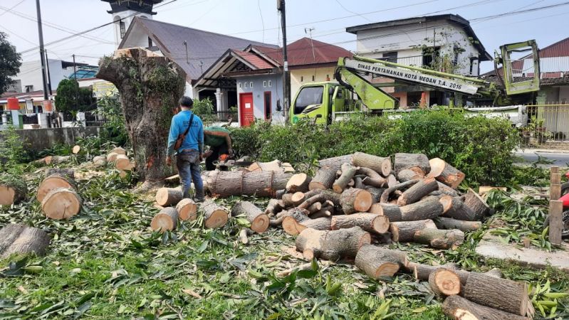  RUMAH  DI  JALAN  AR HAKIM MEDAN  AREA