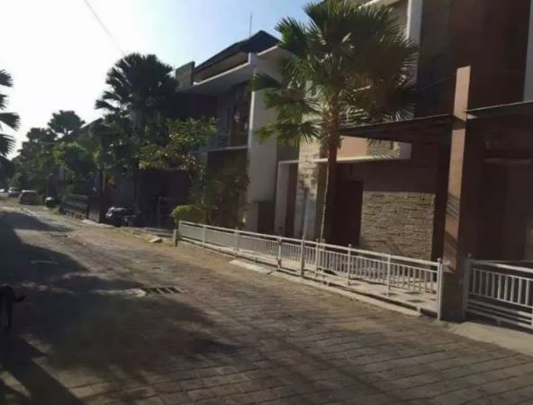  Rumah  3 Kamar  Onegate Security  24 Jam Cluster Renon Sanur 