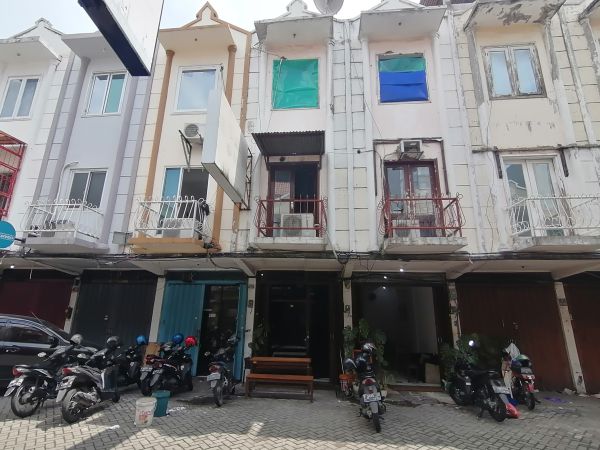 JUAL CEPAT READY 3 UNIT JEJER Ruko 21 Klampis Surabaya 3 Lantai Siap Pakai