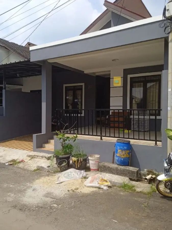 Rumah Srcondary Siap Huni Dalam Perumahan Jln Kemang Raya Depiok