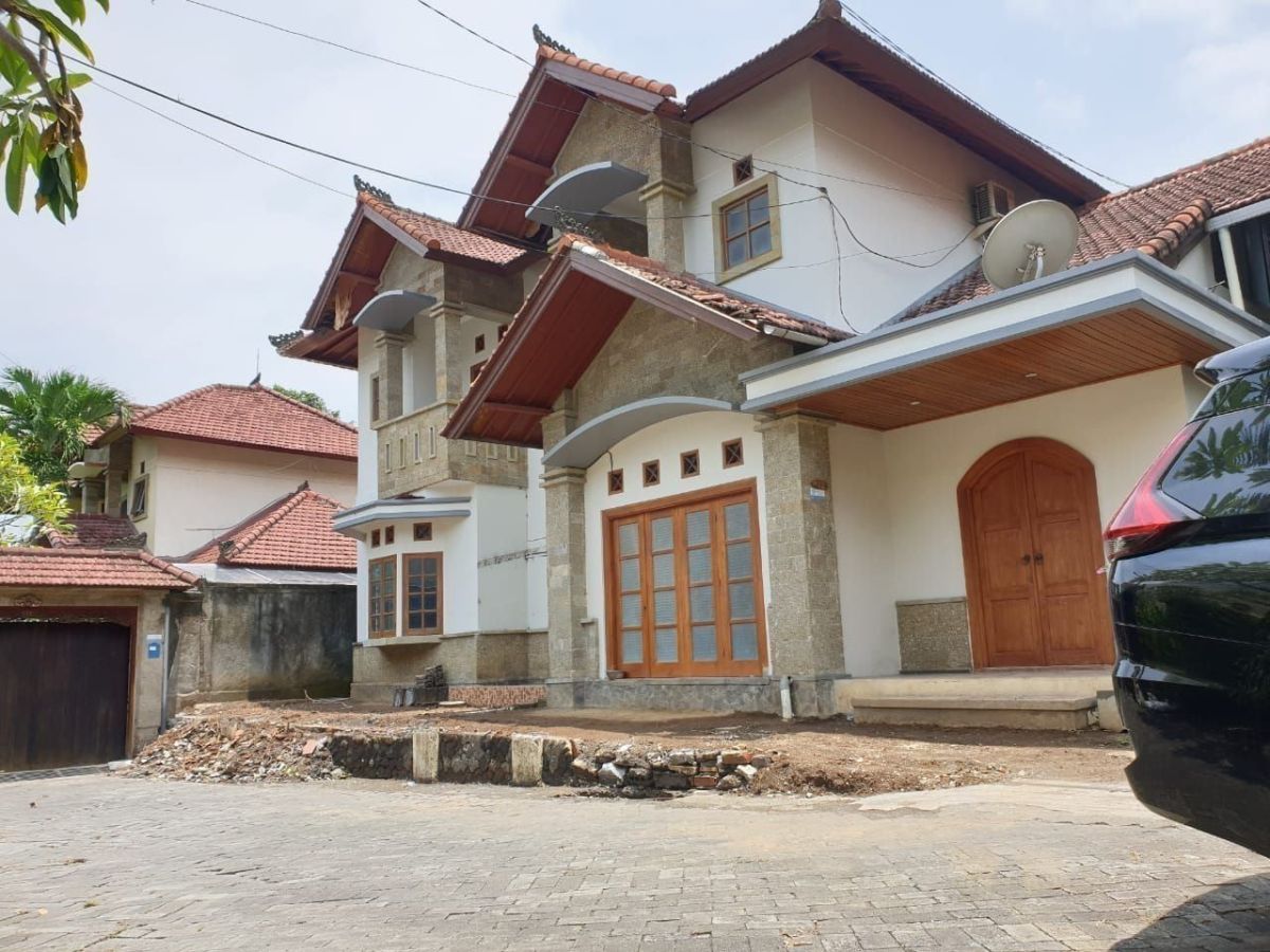 House for 25years lease at Raya Semer Kerobokan