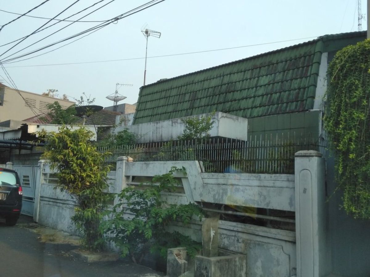 Rumah aman, tenang, jarang ada, di Kemanggisan, Jakarta Barat (GA0836)