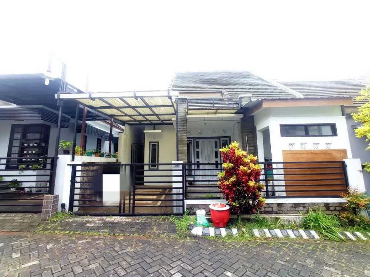 Rumah jln Bunga Kopi 50meter Ke Suhat Potensi untuk Rumah Kost Kampus