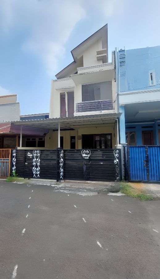 Dijual Rumah 2 Lantai Siap Huni Lokasi Strategis di Duta Bintaro