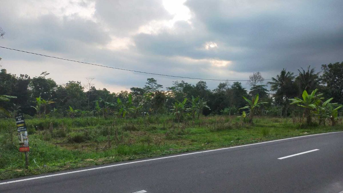 Tanah Bagus Tepi Jalan Raya Degolan Area Kaliurang Yogyakarta