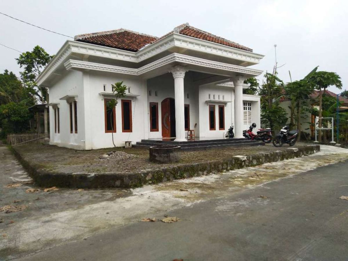 Rumah Mewah Masih Baru di Jogonalan Klaten