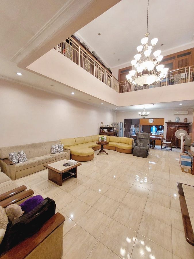 Rumah mewah 2 lantai siap huni di Kebayoran Baru dekat Ahmad Dahlan
