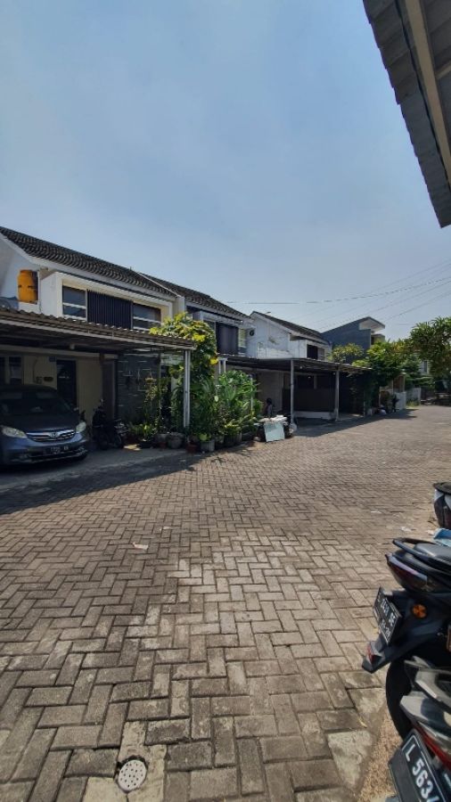 Disewakan rumah dekat UPN Rungkut harga terjangkau