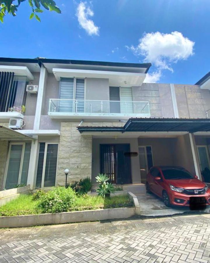 Rumah bagus 2 lantai siap huni di kota Yogjakarta