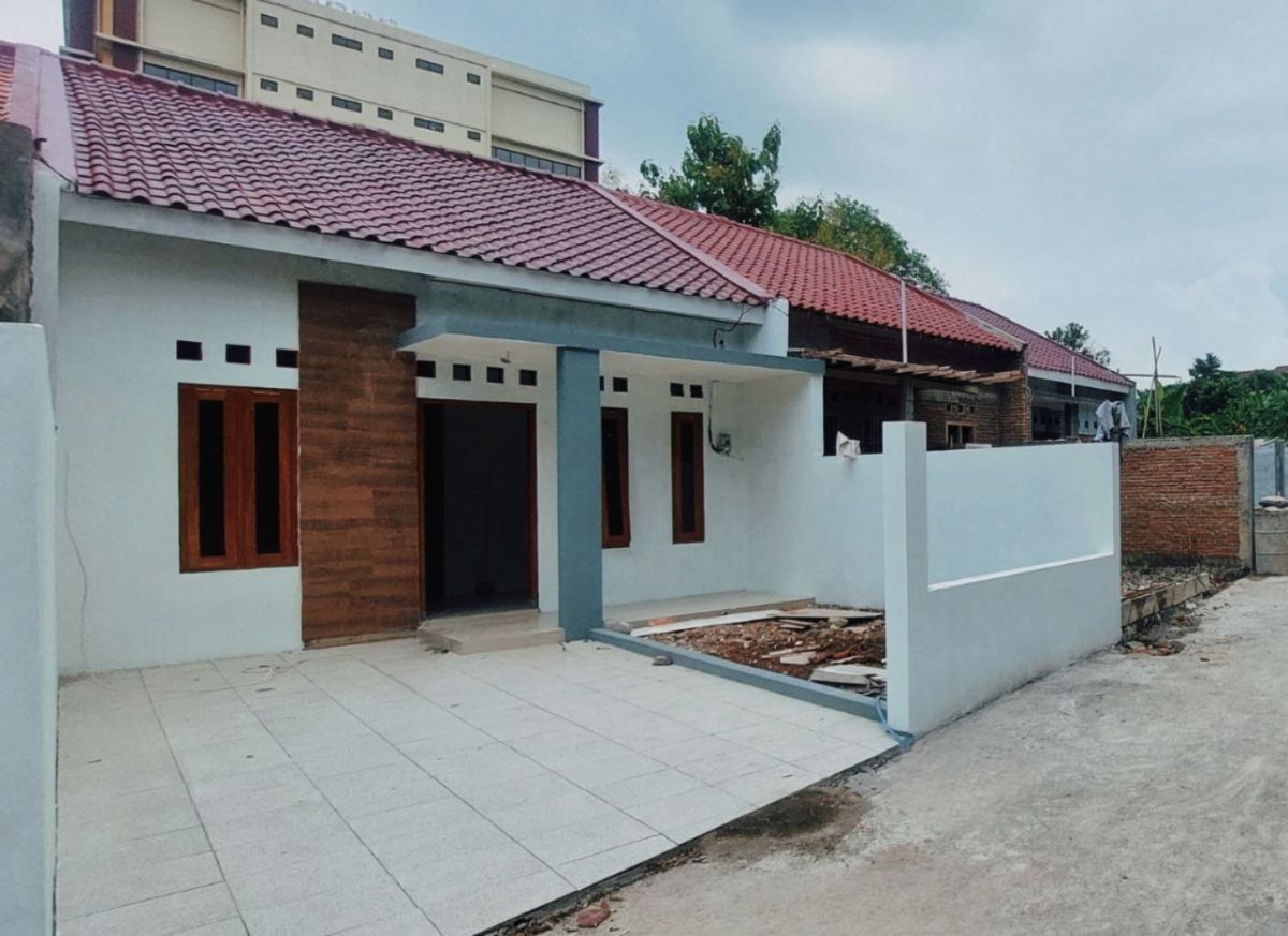 Rumah murah cantik siap huni dekat SMP n 18 Banjarsari Surakarta