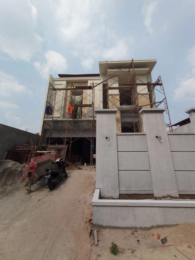 Rumah Baru Tahap Finishing di Lebak Bulus Jakarta Selatan