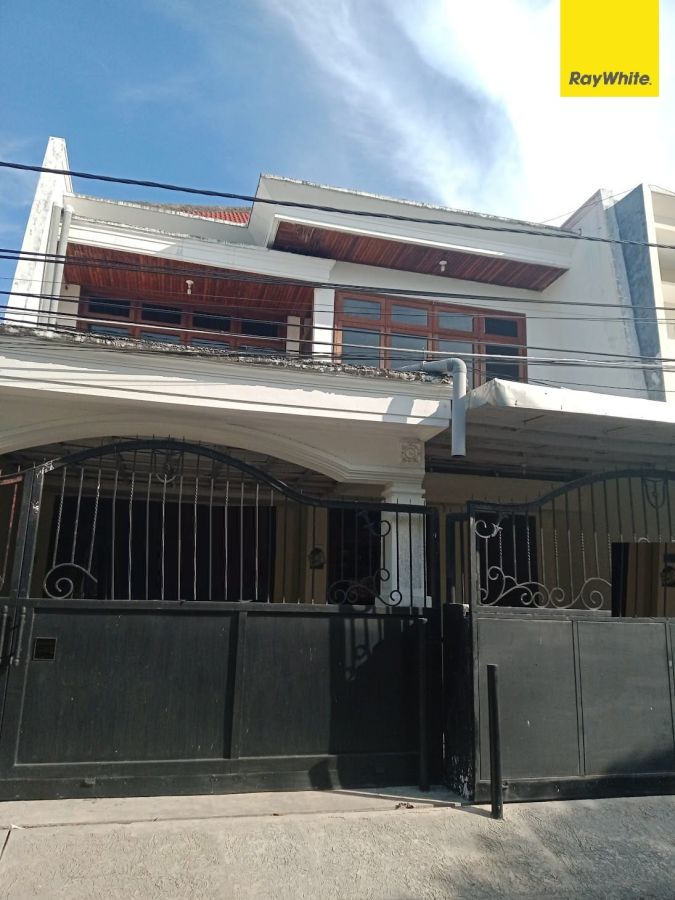 Disewakan Rumah 2 lantai di Sutorejo Prima Utara Surabaya
