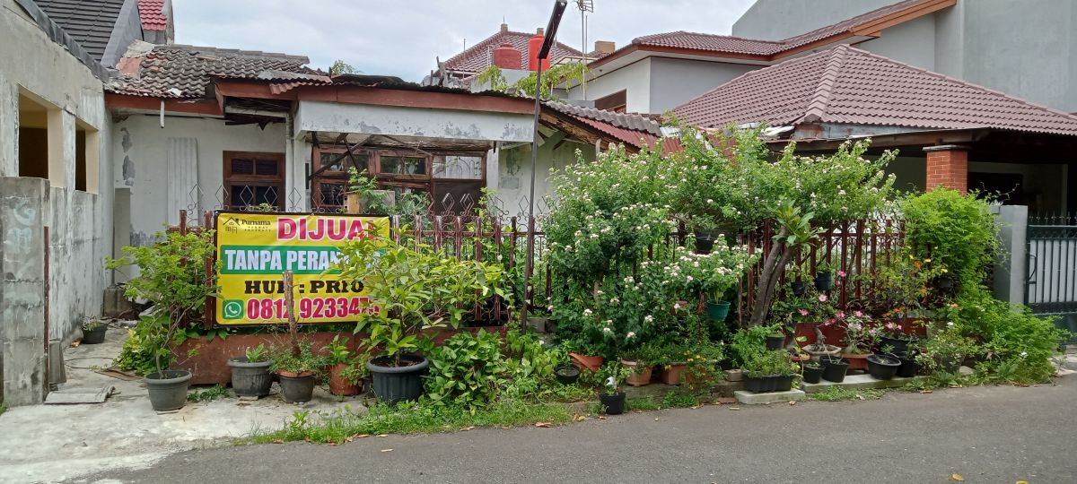 Rumah murah di Pulogebang Permai hitung tanah saja