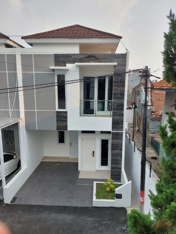Di jual Rumah baru 2 lantai Pisangan baru Matraman Jakarta timur