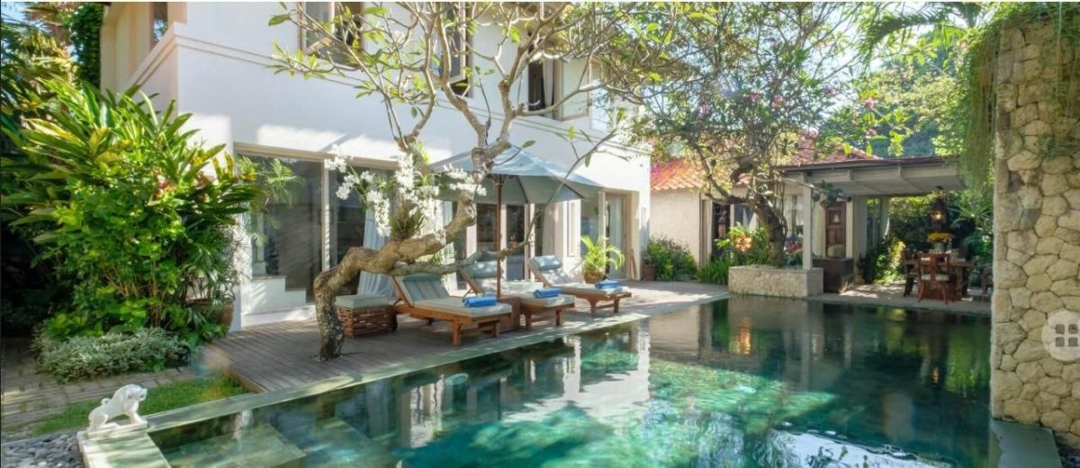 Luxury tropical Villa di Merthasari Sanur Bali.