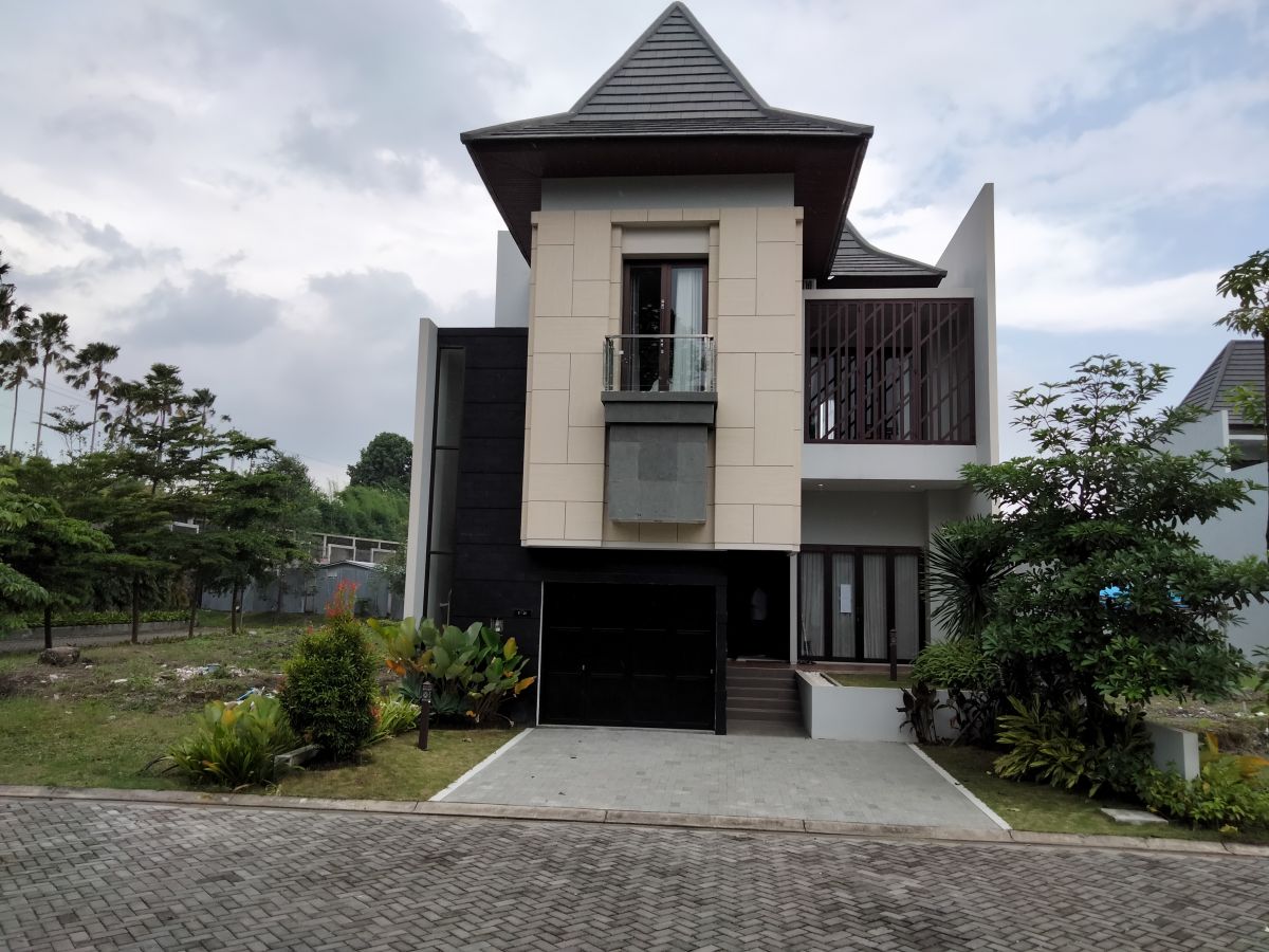 Rumah Mewah di Hyarta Eco Village jl Laksda Adisucipto Yogyakarta.