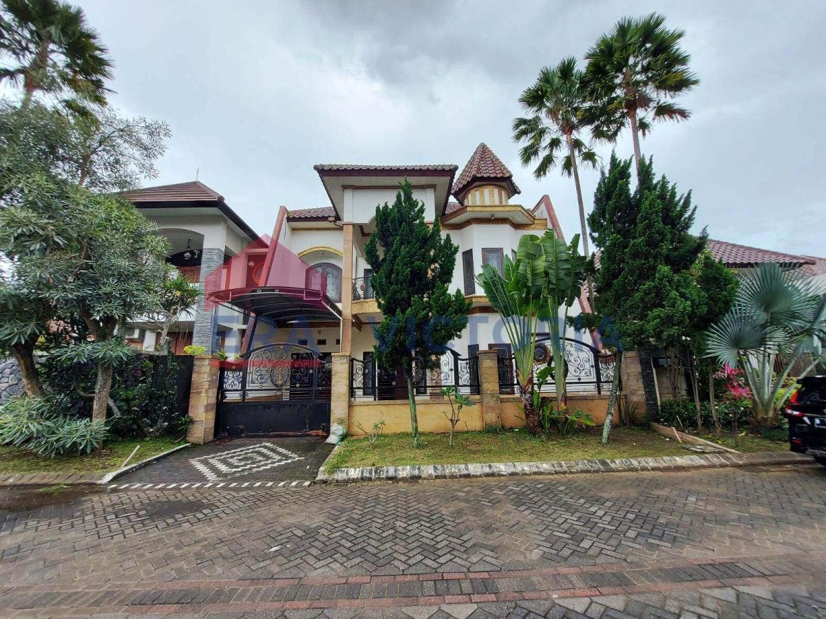 Disewakan Rumah Besar dan Mewah di Istana Dieng Regency Lokasi Aman