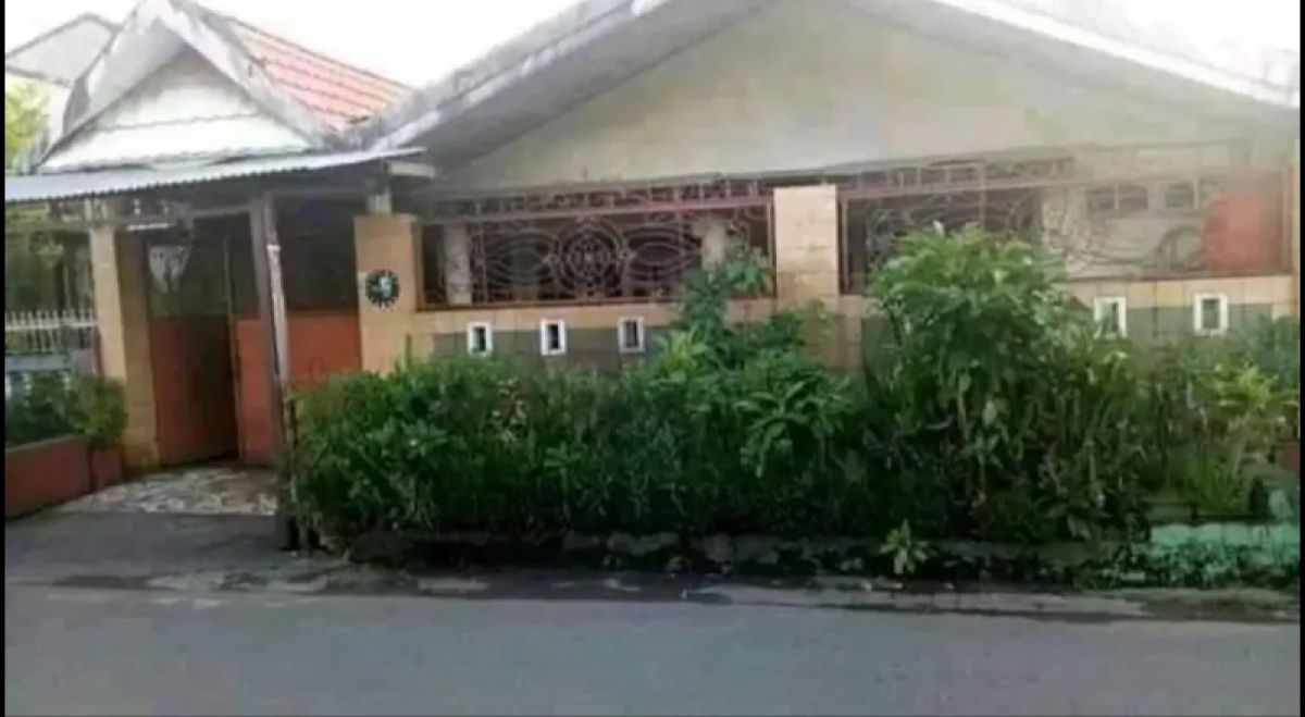 Rumah 2 lantai siap huni Poros Kompleks Hartako Indah, Makassar