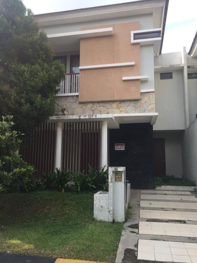Rumah Cantik 2 Lantai di Discovery Residence Bintaro Sektor 9