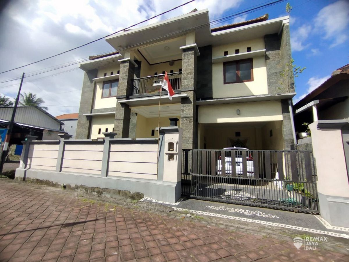 Rumah bagus 2lantai dijual area Mengwi, Badung