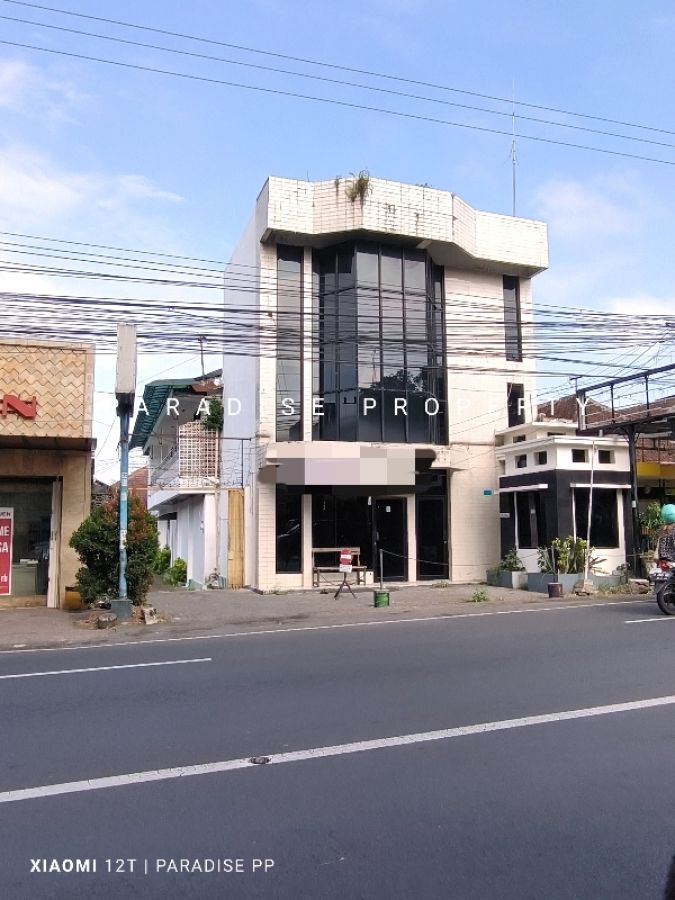 Tempat Usaha di poros jalan Dinoyo Malang
