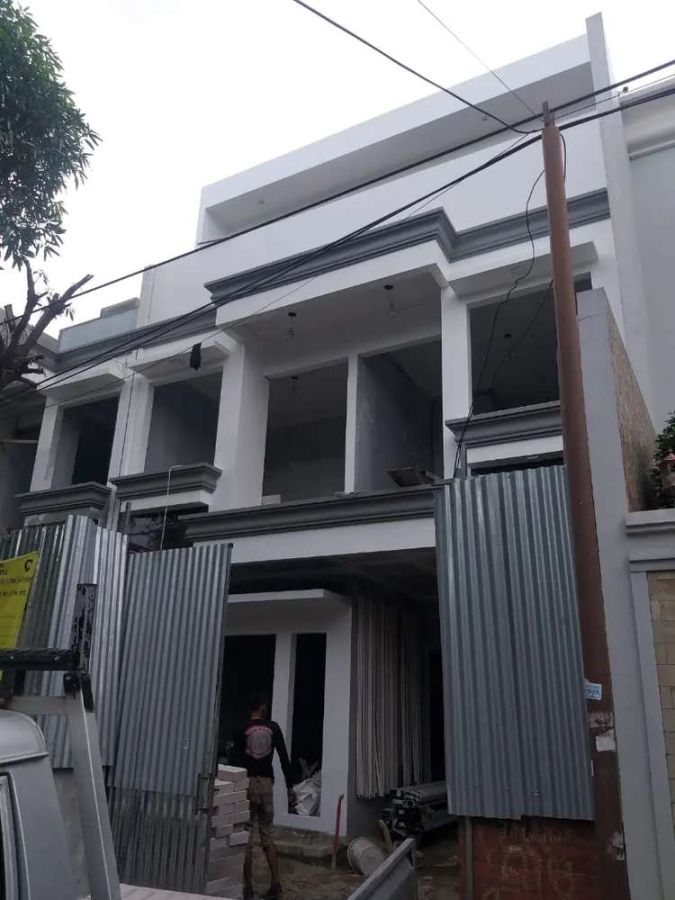 Rumah mewah Eksotik Cantik 2lantai dekat Yarsi di Jakarta Pusat