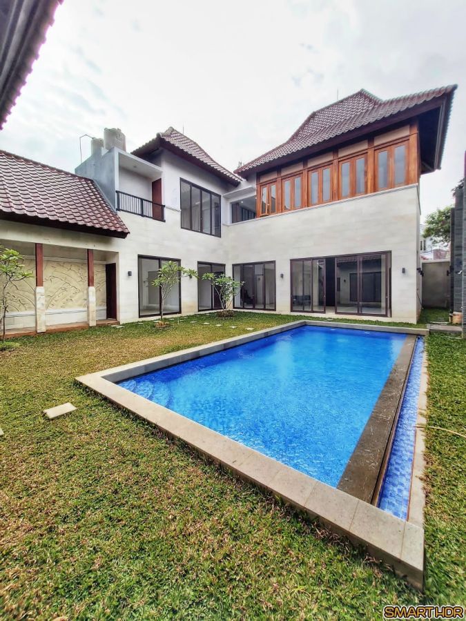 Rumah Mewah Concept Balinese Joglo di Pejaten Jakarta Selatan