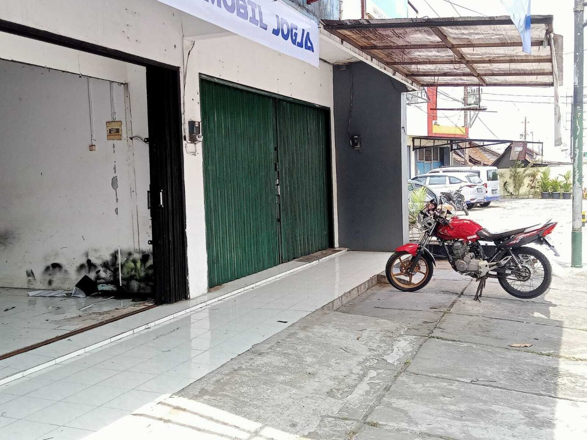 Ruko Pinggir Jalan, Dijual 700 Jutaan, Jl. Magelang Jogja