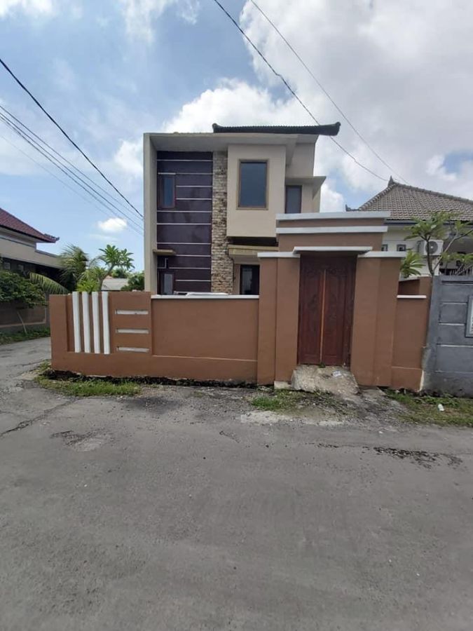 JUAL CEPAT Rumah Minimalis di Komplek Nusa Dua