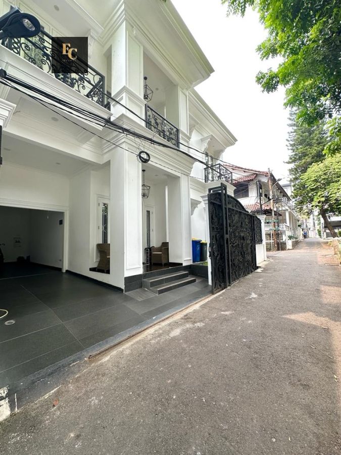 t497.Rumah Mewah Akses Jalan 1 Mobil Di Tebet Timur Jakarta Selatan