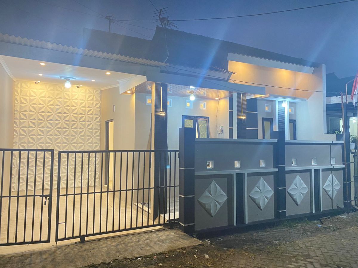 Rumah Dijual Full Renovasi di Sinar Waluyo Semarang