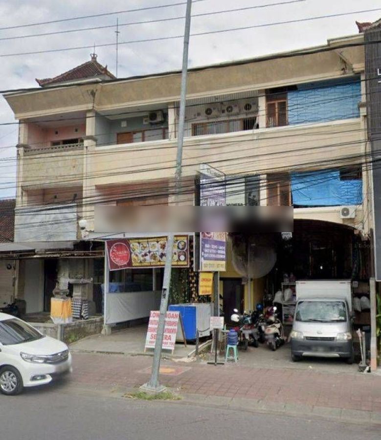 Ruko 3 Lantai Siap Huni Bagus di Jl. Dewi Sri Kuta