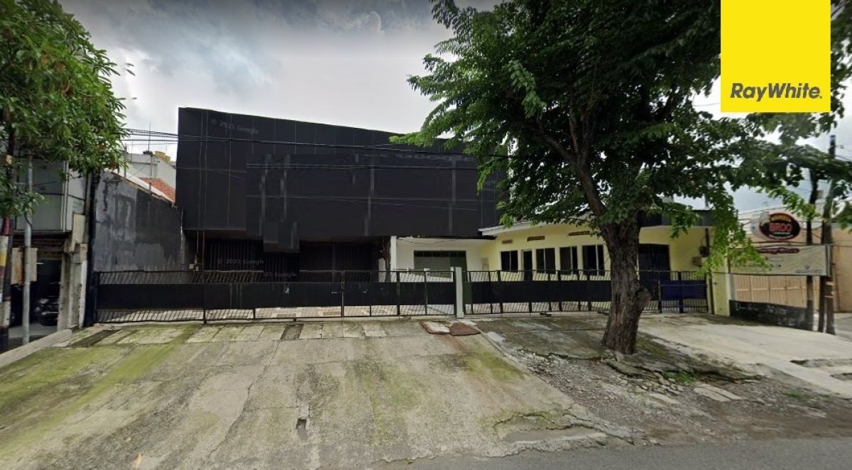 Disewakan Ruko Lokasi Strategis di Jl. Manyar Kertoarjo, Surabaya