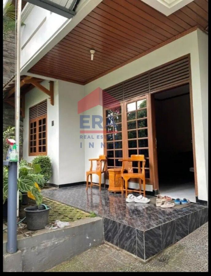 Rumah Terawat Full Furnished Di Daerah Turangga