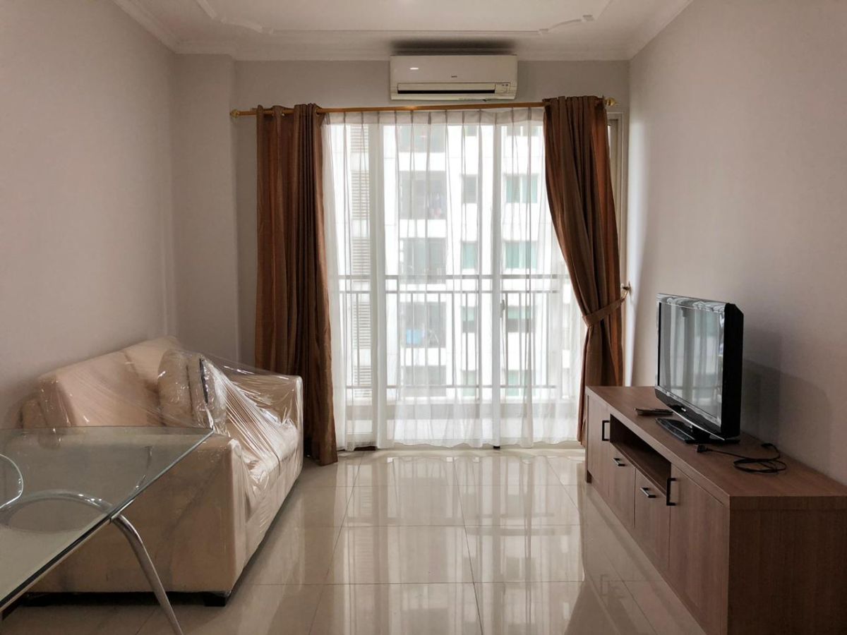 Sewa Apartemen Thamrin Residence 2 Bedroom Lantai Tengah Furnished