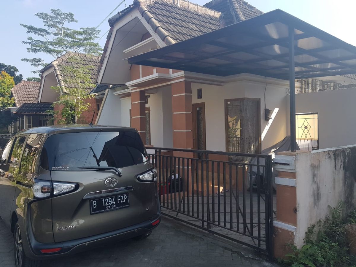 Rumah Dalam Perumahan di Jalan Kaliurang Sleman Dekat Pasar Gentan