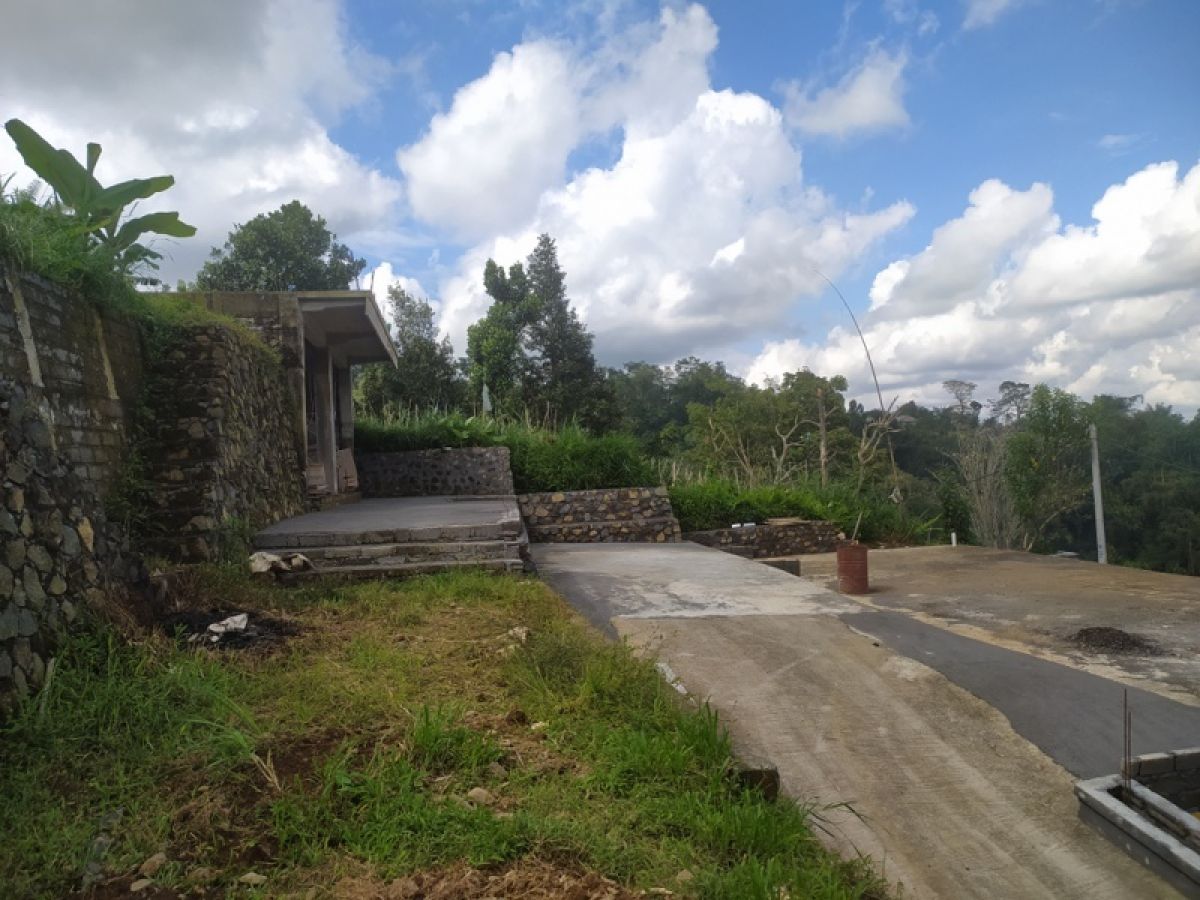 Tanah dan bangunan di Angseri Baturiti Tabanan dkt Tasta Zoo,Villa atas awan