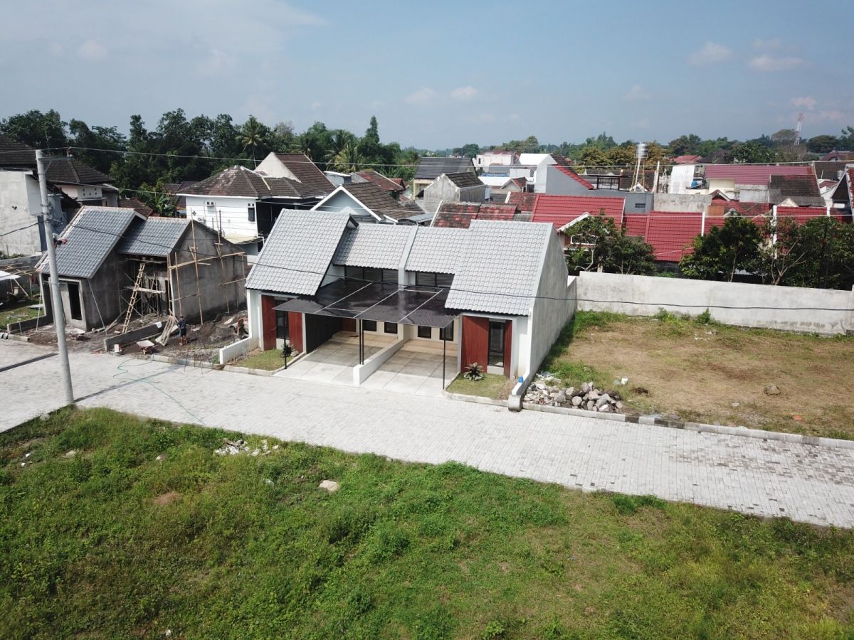 Dijual Rumah Siap Huni dalam Kawasan Cluster Mewah Tingal Townhouse